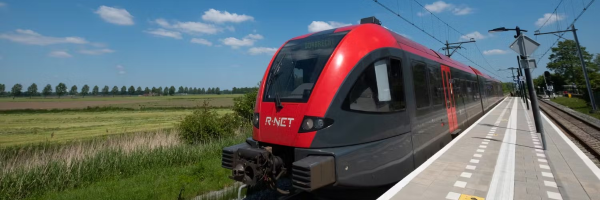 MLL op het station bij mooi weer